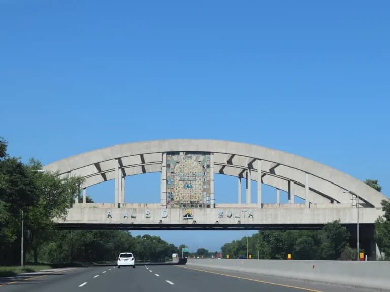 Boost your website traffic with smart AI content creation Boost your website traffic with smart AI content creation